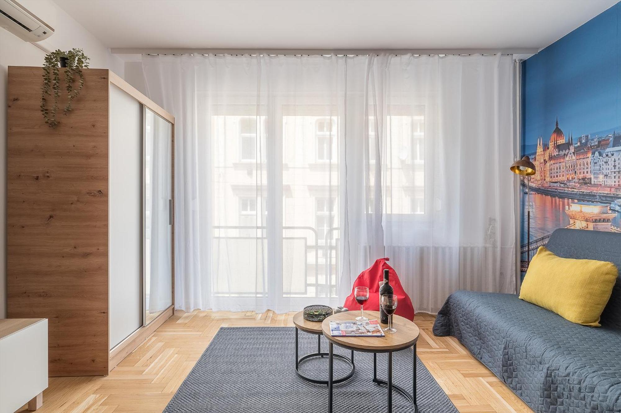 Newly Renovated!!! - Modern Apartment 10 Minutes From The Grand Boulevard ブダペスト エクステリア 写真